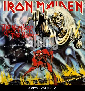 IRON MAIDEN, der überlege die Zahl des Tieres - Vintage Vinyl Album Cover Stockfoto