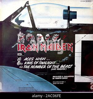 IRON MAIDEN - Aces High - Vintage Vinyl Album Cover Stockfoto