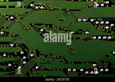 Grüne abstrakte elektronische Leiterplatte Hintergrund Textur Stockfoto