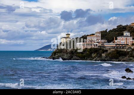 Castiglioncello, Baia del Quercetano - Blick auf die Tyrrhenische Küste in der Toskana. Italien Stockfoto