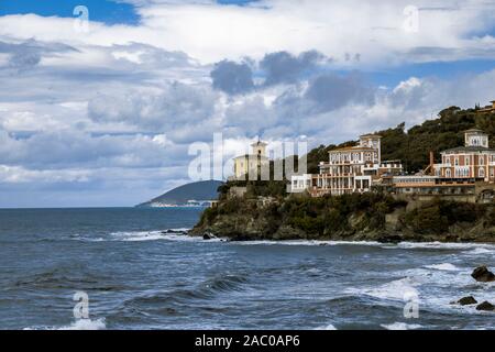 Castiglioncello, Baia del Quercetano - Blick auf die Tyrrhenische Küste in der Toskana. Italien Stockfoto