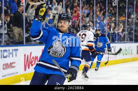 Jacksonville, USA. 27. Nov 2019. Jacksonville Eisgruben steigt linken Flügel Emerson Clark (13), nachdem er während der ersten Zeit der ein echl Professional Hockey Spiel gegen die Greenville Sumpf Kaninchen am Veterans Memorial Arena in Jacksonville, Fla., Mittwoch, November 27, 2019. [Gary Lloyd McCullough/CSM] Credit: Cal Sport Media/Alamy leben Nachrichten Stockfoto