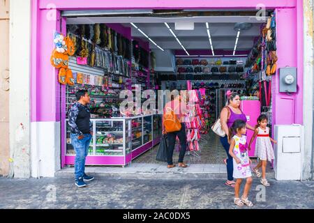 Commercial Street Zentrum von Merida, Yucatan, Mexiko Stockfoto