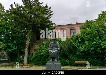 Kutaissi. IMERETI PROVINZ. Georgien. 05. JULI 2019: Denkmal für Iakob Nikoladze in Kutaissi, Imereti Provinz. Georgien Stockfoto