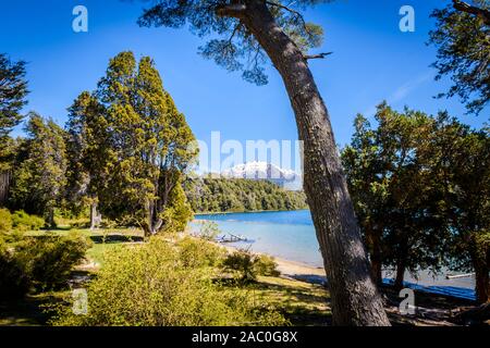 Querformat von Laguna Patagüa im Nationalpark Los Arrayanes, Villa La Angostura, Patagonien, Argentinien Stockfoto