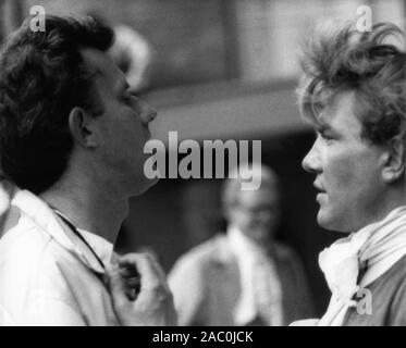 Regisseur Tony Richardson und Albert Finney auf Position setzen candid Dreharbeiten TOM JONES Drehbuch John Osborne Roman 1963 Henry Fielding Woodfall Filmproduktionen/United Artists Stockfoto