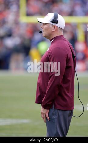 Charlottesville, Virginia, USA. 29 Nov, 2019. Virginia Tech Hokies Haupttrainer Justin Fuente während der NCAA Football Spiel zwischen der Universität von Virginia Cavaliers und das Virginia Tech Hokies am Scott Stadium in Charlottesville, Virginia. Justin Cooper/CSM/Alamy leben Nachrichten Stockfoto