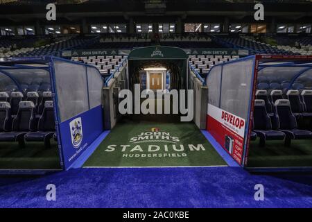 26.11.2019, John Smith's Stadion, Huddersfield, England; Sky Bet Meisterschaft, Huddersfield Town v Swansea City: Ein Blick auf die Tunnel an der John Smiths Stadion Credit: Mark Cosgrove/News Bilder Stockfoto