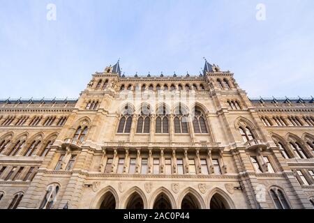 Nordfassade des Rathaus von Wien, Österreich. Auch die Wiener Rathaus genannt, es ist das Rathaus der Stadt Wien, das Amt des Bürgermeisters und der Stockfoto