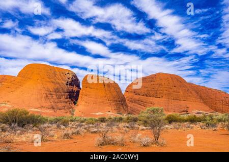 Einzigartige Wolkenformationen über die Olgas, wie Kata Tjuta im Outback Australien bekannt Stockfoto