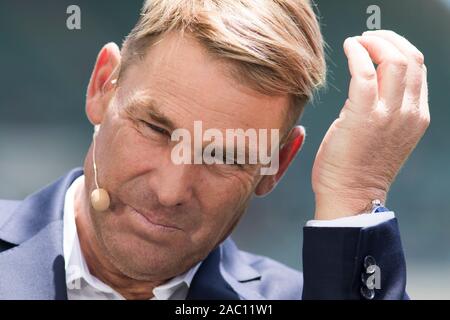 Adelaide, Australien 30. November 2019. Der ehemalige australische Cricketspieler und Spin Bowler mit rechts- und Armbein, Shane Warne-Kommentator am Tag 2 des Domain Day Night-Tests 2. zwischen Australien und Pakistan beim Adelaide Oval. Australien führt 1-0 in der Spielserie 2 an.Quelle: amer ghazzal/Alamy Live News Stockfoto