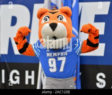 Memphis, TN, USA. 29 Nov, 2019. Memphis Tigers Maskottchen, Pouncer, an der Seitenlinie während der NCAA Football Spiel zwischen der Cincinnati Bearcats und die Memphis Tigers an Liberty Bowl Stadion in Memphis, TN. Kevin Langley/Sport Süd Media/CSM/Alamy leben Nachrichten Stockfoto