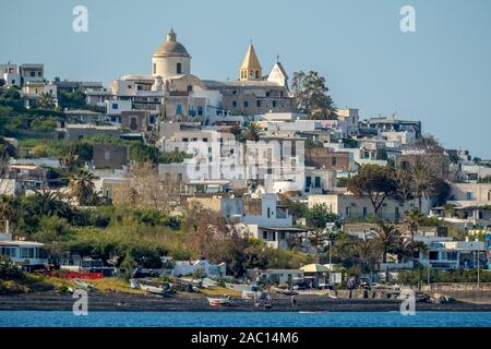 Blick auf die Äolischen Inseln, Stromboli, Lipari Inseln, das Tyrrhenische Meer, Süditalien, Provincia di Messina, Italien Stockfoto