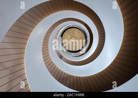 Doppelhelix Treppe an der UTS in Sydney, Australien Stockfoto