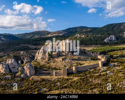 Luftaufnahme des romanischen Loarre Schlosses und der Abtei in Spanien Stockfoto