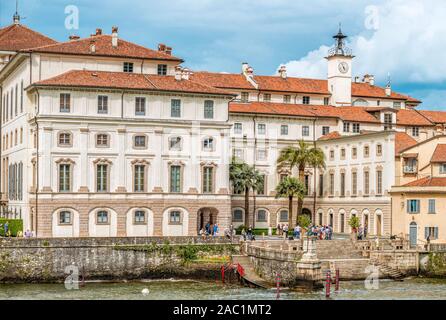 Palazzo Borromeo an der Isola Bella, Lago Maggiore, vom See aus gesehen, Piemont, Italien Stockfoto