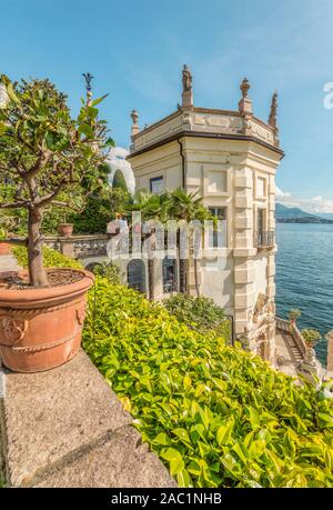 Garten mit Terrasse im Palazzo Borromeo an der Isola Bella, Lago Maggiore, Piemont, Italien Stockfoto