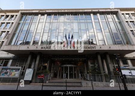 Paris, France-November 24, 2019: Das Rathaus des 17. Arrondissement befindet sich auf der Rue des Batignolles. Es ist das einzige Rathaus von Paris zu befinden. Stockfoto