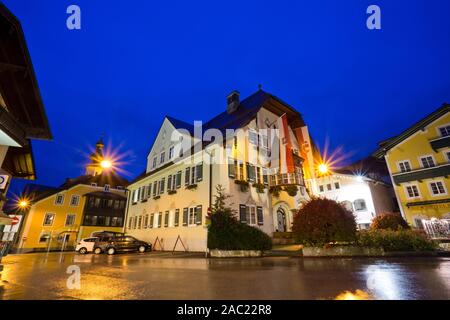 Das Rathaus in St. Gilgen, die Stadt ist ein Dorf, das von den Wolfgangsee im österreichischen Bundesland Salzburg, im Salzkammergut Region. Stockfoto