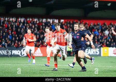 November 29th, 2019, Cork, Irland: Aktion aus dem Munster Rugby versus Edinburgh Rugby Spiel der Irish Independent Park Stockfoto