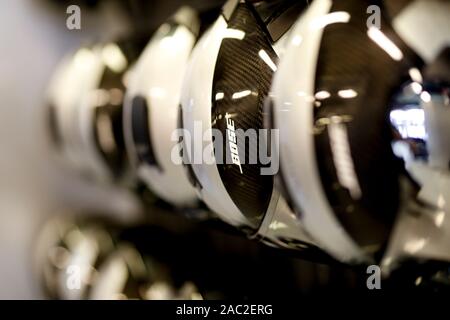 Abu Dhabi, VAE. 30 Nov, 2019. Motorsport: FIA Formel Eins-Weltmeisterschaft 2019, Grand Prix von Abu Dhabi, Helme | Verwendung der weltweiten Kredit: dpa Picture alliance/Alamy leben Nachrichten Stockfoto