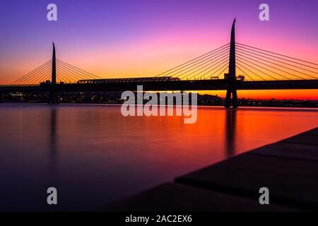 September 2019; halic U-Bridge, Golden Horn Istanbul, Istanbul, Türkei Stockfoto