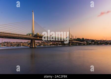 September 2019; halic U-Bridge, Golden Horn Istanbul, Istanbul, Türkei Stockfoto