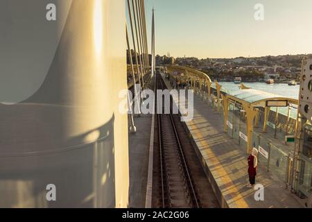 September 2019; halic U-Bridge, Golden Horn Istanbul, Istanbul, Türkei Stockfoto