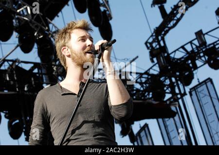 Charles Kelley von Lady Antebellum führt auf dem Stagecoach Festival 2009 in Indio. Stockfoto