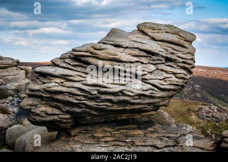 Große erodiert Boulder auf Kinder Scout Stockfoto