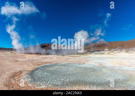 Der Geysir Feld Sol de Mañana", National Park Reserva National de Fauna Andina Eduardo Avaroa, im Südwesten von Bolivien, Potosi, Lateinamerika Stockfoto