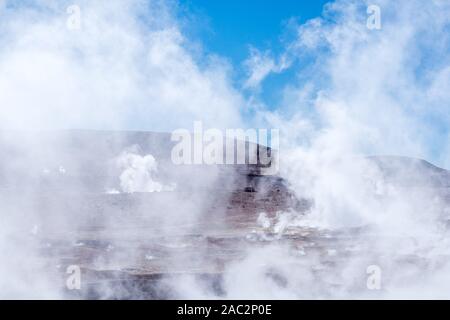 Der Geysir Feld Sol de Mañana", National Park Reserva National de Fauna Andina Eduardo Avaroa, im Südwesten von Bolivien, Potosi, Lateinamerika Stockfoto