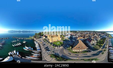 Morges Schloss und Marina am Genfer See, Panoramabild, Morges, Waadt, Schweiz Stockfoto