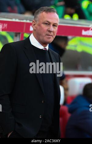 Stoke-on-Trent, Großbritannien. 30 Nov, 2019. Stoke City Manager Michael O'Neill bei der EFL Sky Bet Championship Match zwischen Stoke City und die Blackburn Rovers in der bet365-Stadion, Stoke-on-Trent, England. Foto von Jurek Biegus. Nur die redaktionelle Nutzung, eine Lizenz für die gewerbliche Nutzung erforderlich. Keine Verwendung in Wetten, Spiele oder einer einzelnen Verein/Liga/player Publikationen. Credit: UK Sport Pics Ltd/Alamy leben Nachrichten Stockfoto