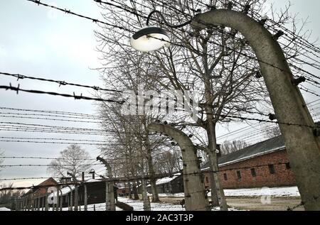 Ein Blick auf die ehemaligen Nazideutschen Konzentrations- und Vernichtungslager Auschwitz. In zwei Monaten wird der 75. Jahrestag der Befreiung von Auschwitz. Die größte deutsche Nazi Konzentrations- und Vernichtungslager KL Auschwitz-Birkenau von der Roten Armee am 27. Januar 1945 befreit. Stockfoto