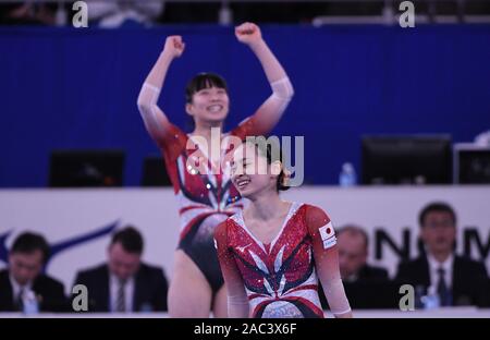 Tokio, Japan. 30 Nov, 2019. Japan's Synchronisiert weiblich Trampolin squad Takagi Yumi und Kishi Ayano nehmen den ersten Platz bei den Olympischen Gymnastik Center in Ariake Japan während der 34 Abb. Trampolin Turn-WM am Samstag, den 30. November 2019. Foto: Ramiro Agustin Vargas Tabares Credit: Ramiro Agustin Vargas Tabares/ZUMA Draht/Alamy leben Nachrichten Stockfoto