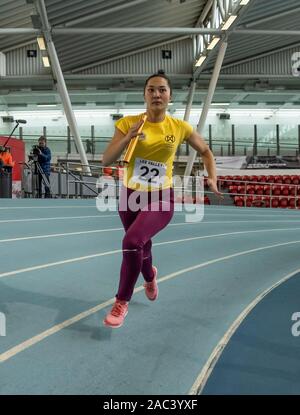 LONDON - ENGLAND 28.November: Ekaterina Zabolotnova (Miss Kirgisistan) in der Leichtathletik Wettbewerb konkurrieren an Lee Valley High Performance Athletik Centr Stockfoto