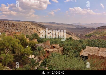 Panoramablick vom Misfah altes Haus in Misfat al Abriyeen II. Stockfoto