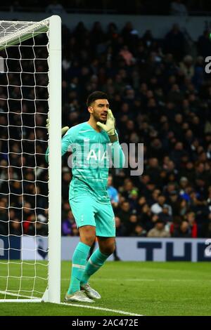 Tottenham des Torwarts Paulo Gazzaniga während der Barclays Premier League Match zwischen den Tottenham Hotspur und Bournemouth an der Tottenham Hotspur Stadion in London, England. Am 30. November 2019. (Foto durch AFS/Espa-Images) Stockfoto
