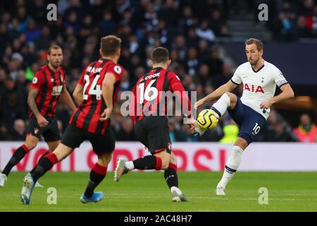 Tottenham ist Harry Kane in der Barclays Premier League Match zwischen den Tottenham Hotspur und Bournemouth an der Tottenham Hotspur Stadion in London, England. Am 30. November 2019. (Foto durch AFS/Espa-Images) Stockfoto