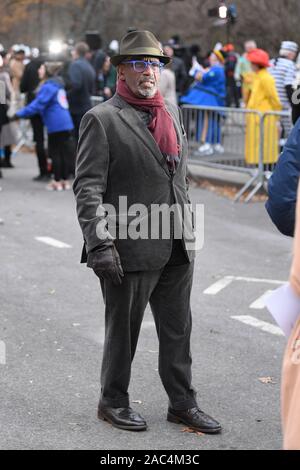 NEW YORK, NY - 28. NOVEMBER: NBC's Al Rocker nimmt an der 93. jährliche Thanksgiving Day Parade von Macy's anzusehen am 28. November 2019 in New York City. Stockfoto