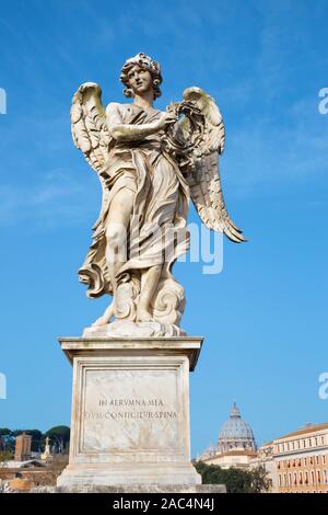 Rom, Italien, 27. MÄRZ 2015: Ponte Sant'Angelo - Engel - Engel mit der Dornenkrone. Stockfoto