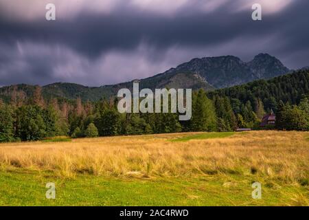 Den Berg Giewont massiv in den Bergen der Hohen Tatra in Polen. Stockfoto