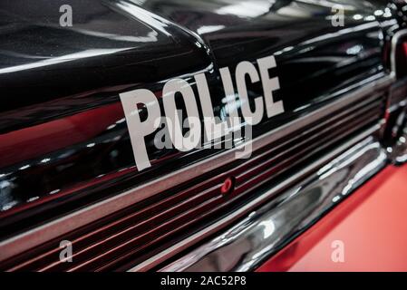 SINSHEIM, Deutschland - Oktober 16, 2018: Technik Museum. Detaillierte Foto von der Rückseite des schwarzen Polizei Auto Stockfoto