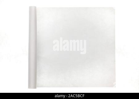 Leeres Blatt Papier auf weißem Hintergrund. Auf weissem Hintergrund. Text platzieren, kopieren. Stockfoto