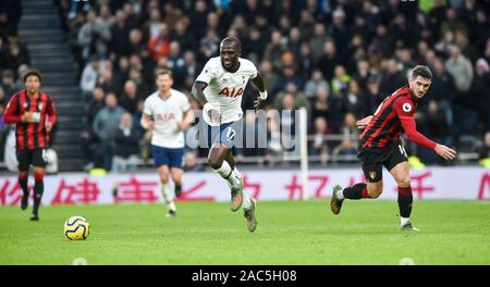 Moussa Sissoko von Spurs macht sich beim Spiel der Premier League zwischen Tottenham Hotspur und AFC Bournemouth im Tottenham Hotspur Stadium London, Großbritannien, vorwärts - 30. November 2019 Foto Simon Dack / Telephoto Images. - Nur redaktionelle Verwendung. Kein Merchandising. Für Football Images gelten die FA- und Premier League-Einschränkungen, einschließlich keine Nutzung des Internets/Mobilgeräts ohne FAPL-Lizenz. Für weitere Informationen wenden Sie sich bitte an Football Dataco Stockfoto