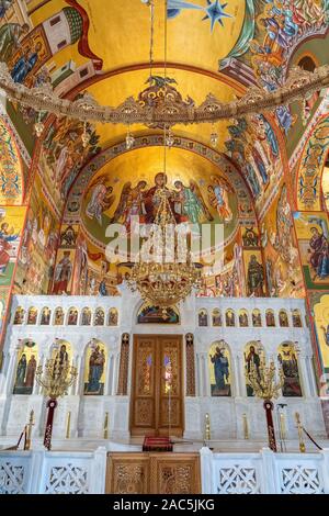 Kefalonia, Griechenland - 22. August 2019: Gold Fresko in der Kirche von gerasimus von Kefalonia in der griechischen Ionischen Insel Stockfoto