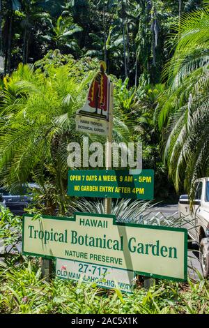 Der Eingang zum Hawaii Tropical Botanical Garden in Papa' Ikou in der Nähe von Hilo, Big Island von Hawaii. Stockfoto