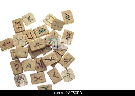 OGroup des od-Holz- Runen auf weißem Hintergrund Stockfoto