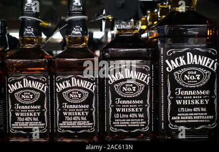 Tjumen, Russia-November 05, 2019: Jack Daniel's ist eine Marke von Tennessee Whiskey und das Meistverkaufte amerikanische Whiskey in der Welt Stockfoto